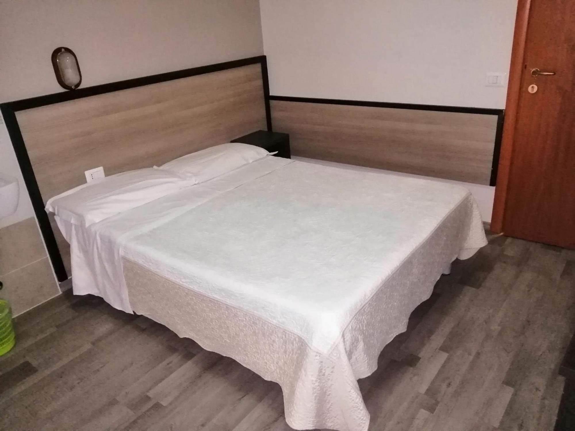 Hotel Salus มิลาน ภายนอก รูปภาพ