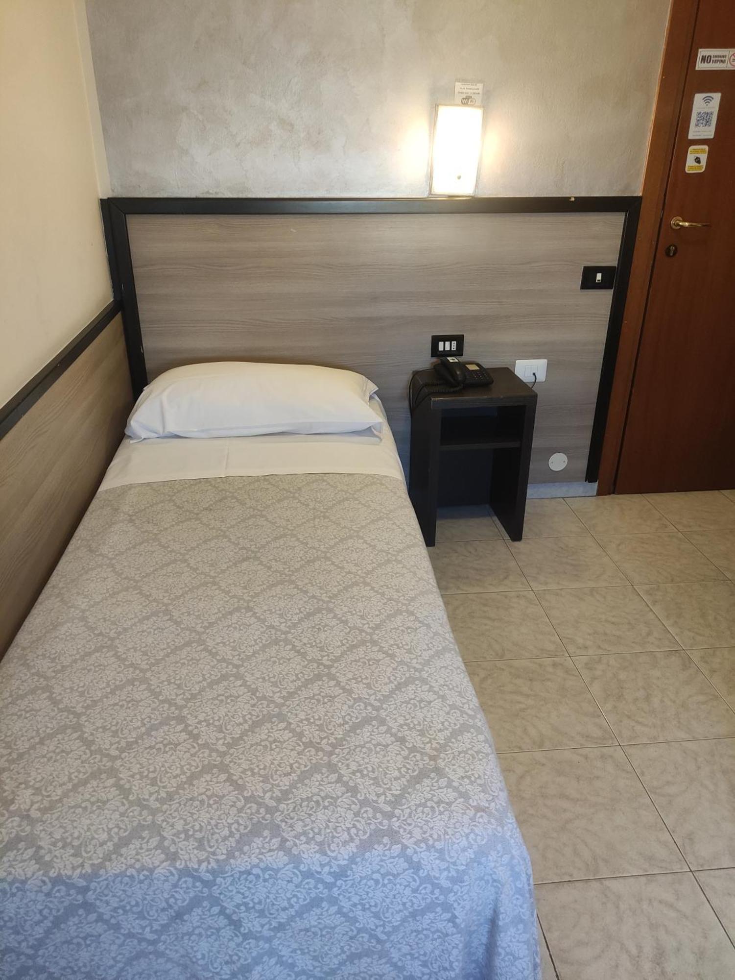 Hotel Salus มิลาน ภายนอก รูปภาพ