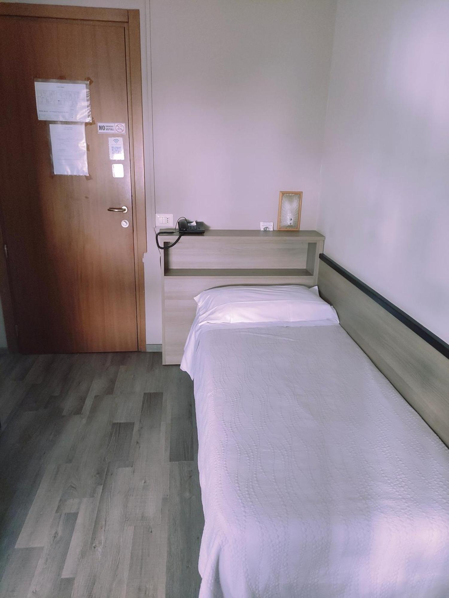 Hotel Salus มิลาน ภายนอก รูปภาพ