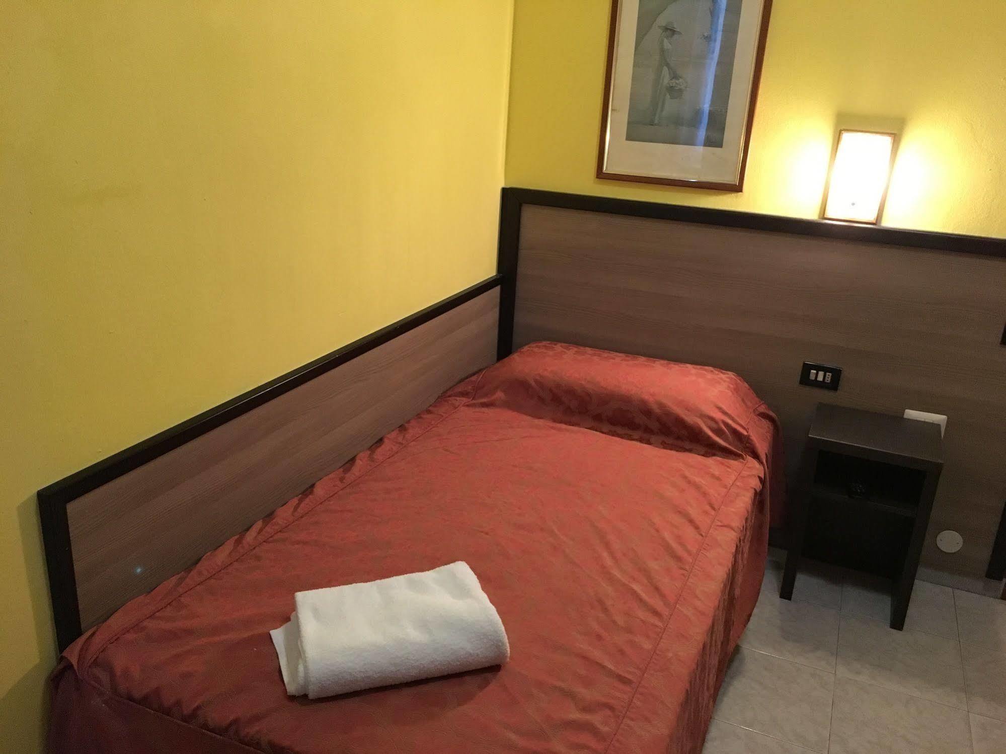 Hotel Salus มิลาน ภายนอก รูปภาพ