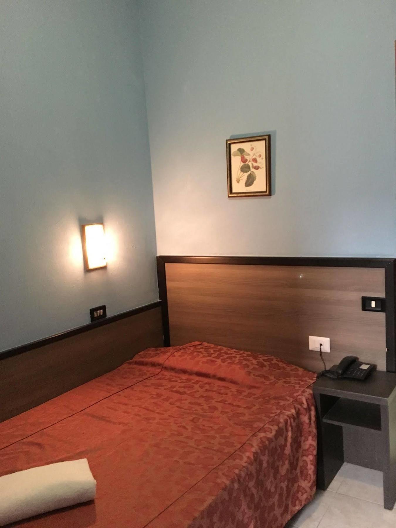 Hotel Salus มิลาน ภายนอก รูปภาพ