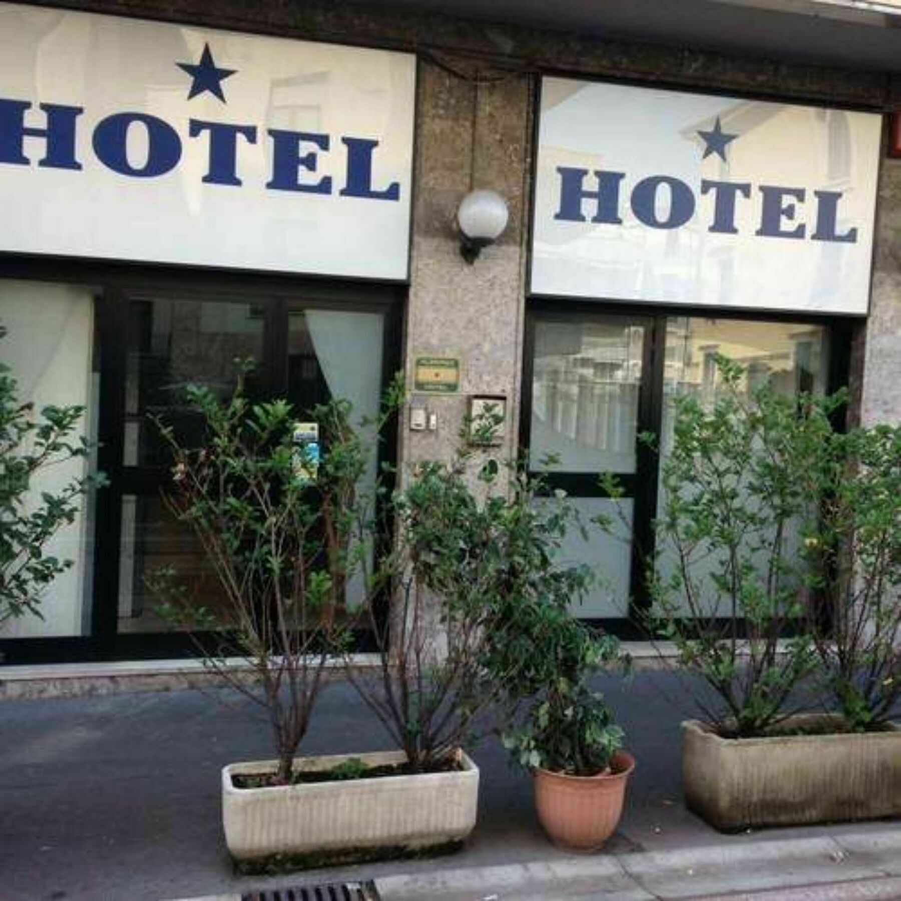 Hotel Salus มิลาน ภายนอก รูปภาพ